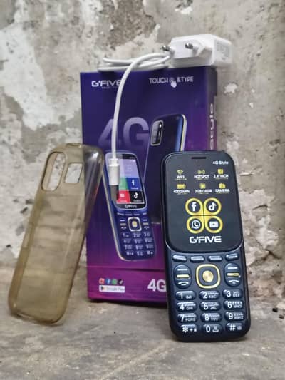 G FIVE 4G STYLE . . . . . TOUCH AND TYPE ANDROID