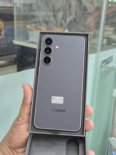 Samsung  S25 FE Box open approved
