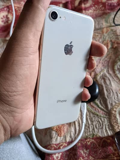 Apple iPhone 8