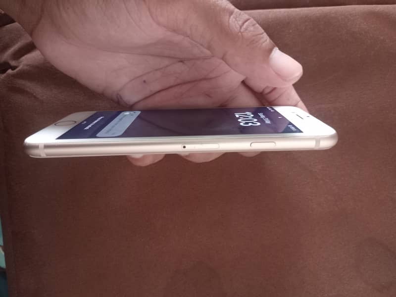 Apple iPhone 8 3