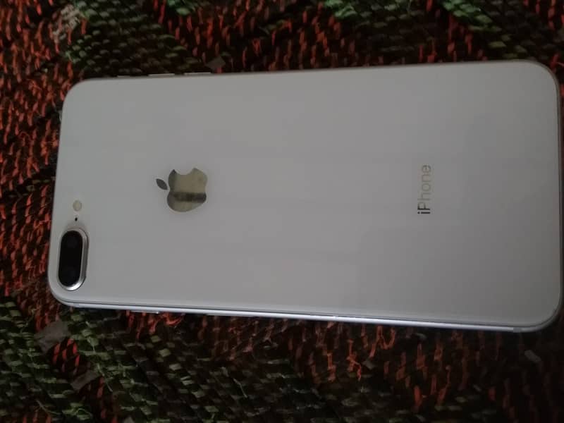 Apple iPhone 8 Plus 2