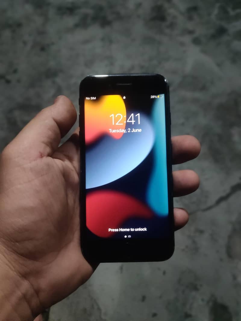 Apple iPhone 7 1