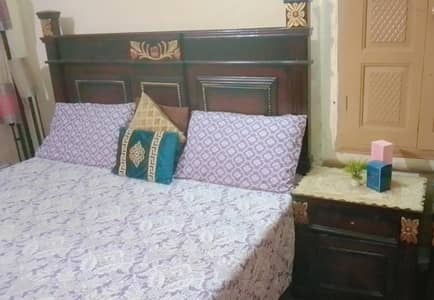 King size bed with 2 side tables