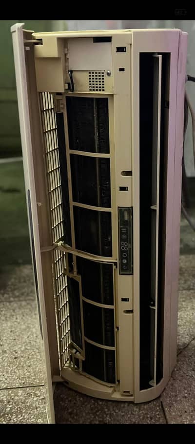 good condition Ac 1.5 ton