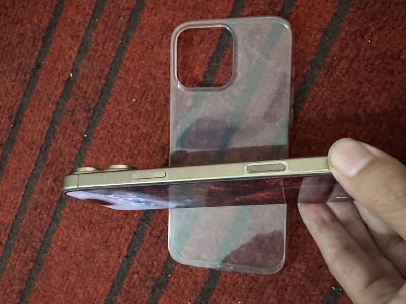 Apple iPhone 16 Pro Max 3