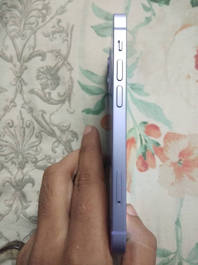 Apple iPhone 12 mini 3