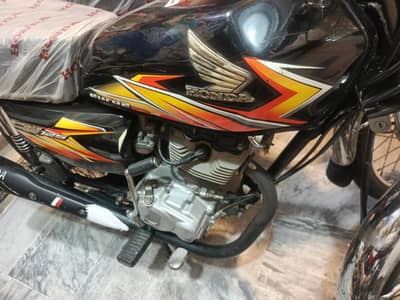HONDA CG 125 2021  Lush Black Total Genuine