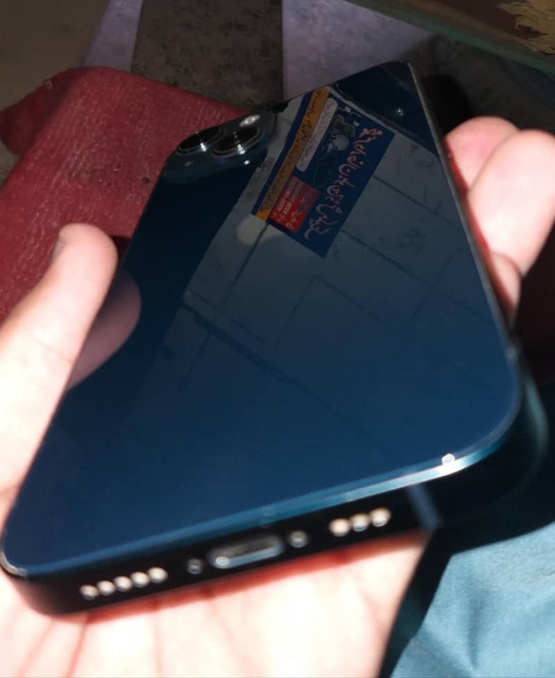 Apple iPhone 13 1