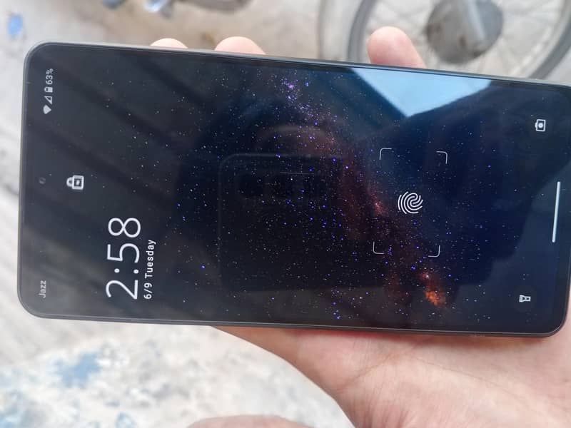 Sharp Aquos  R7 pta 0