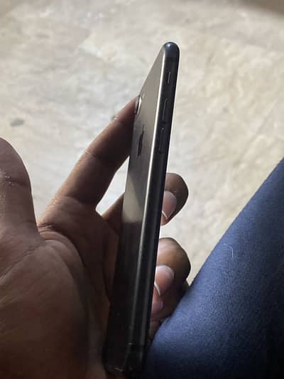 Apple iPhone 7