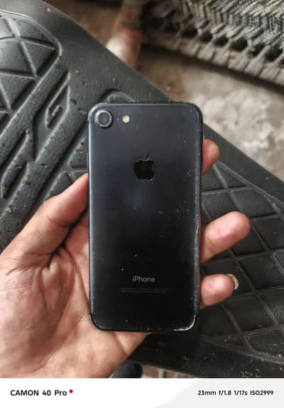 Apple iPhone 7