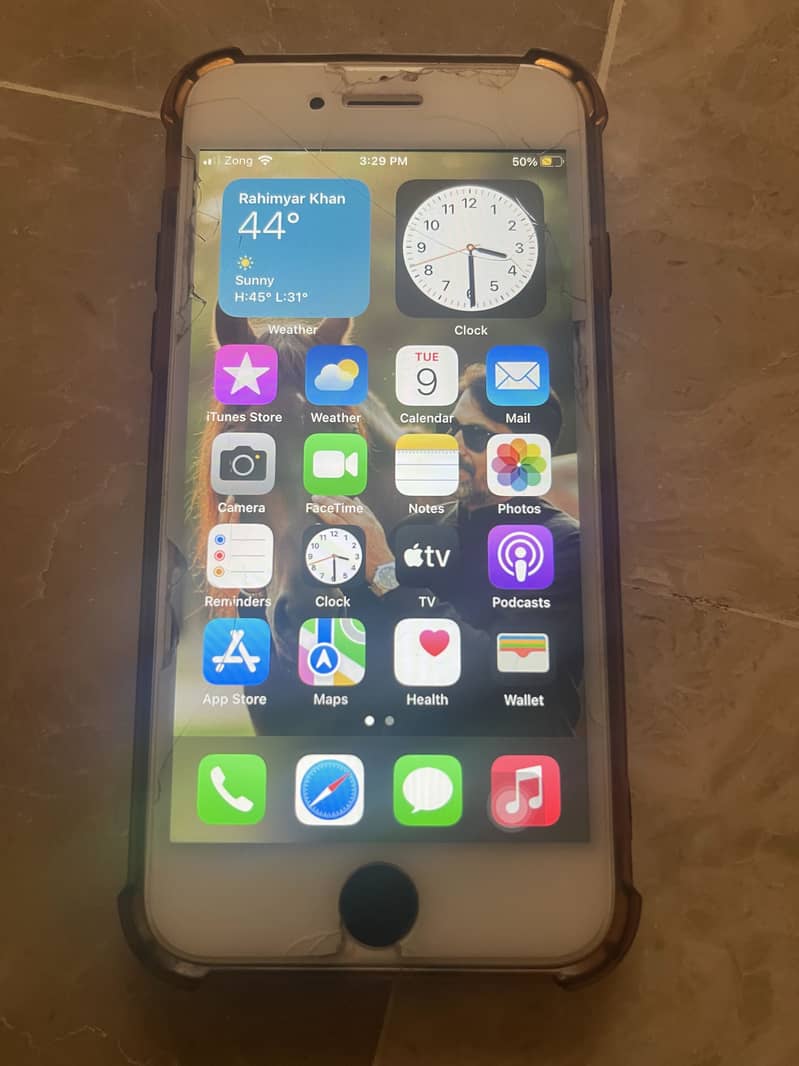Apple iPhone 7 0