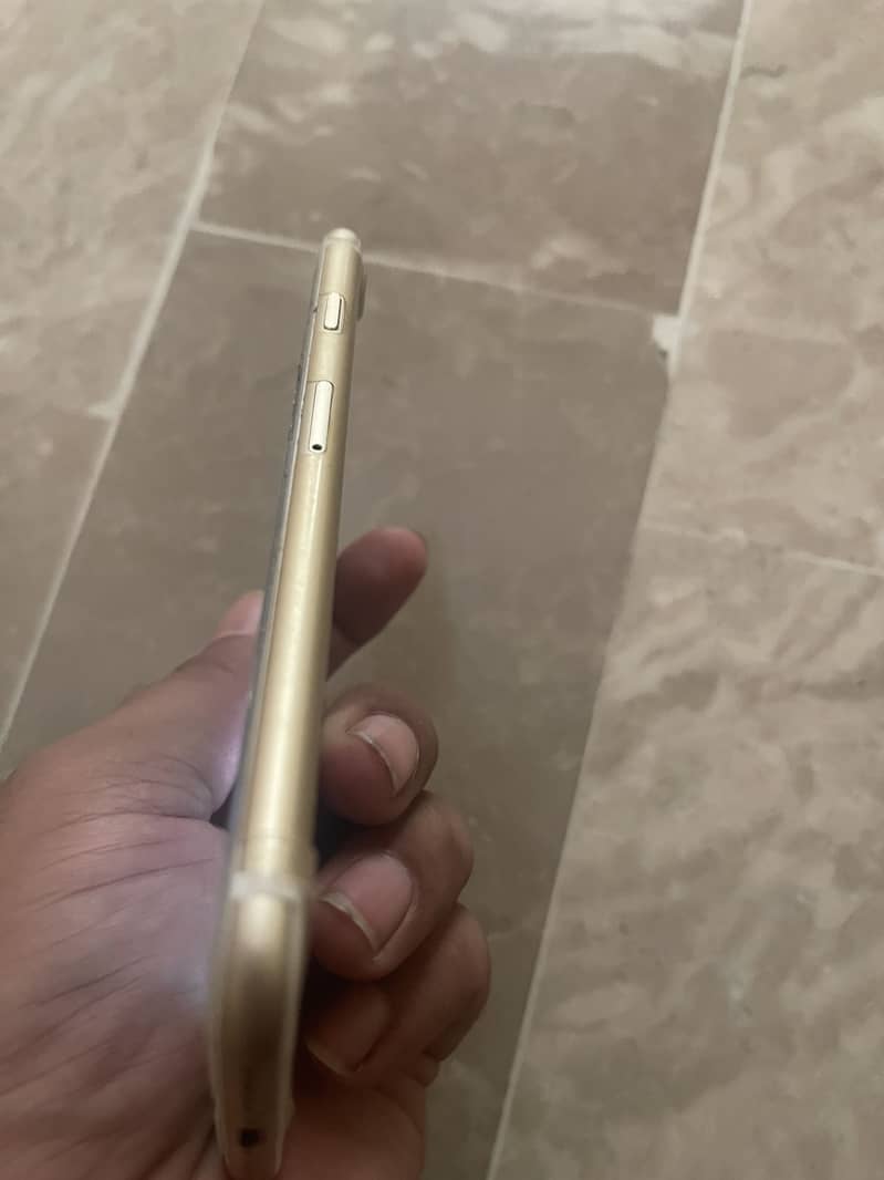 Apple iPhone 7 5