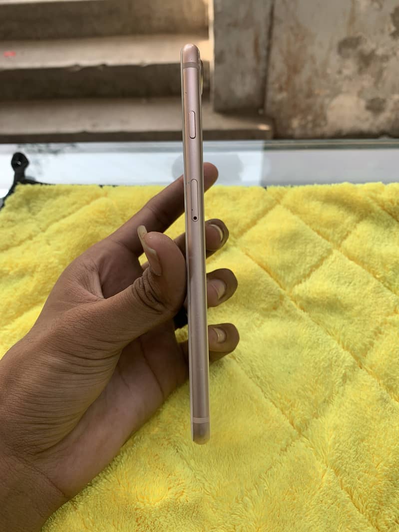 Apple iPhone 8 Plus 1