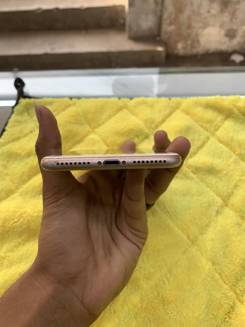 Apple iPhone 8 Plus 2