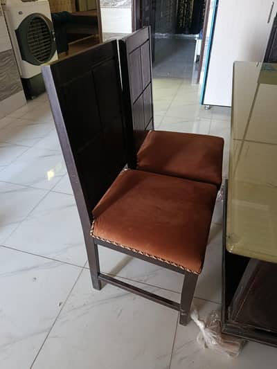 6 chairs dining table with top heavy glass