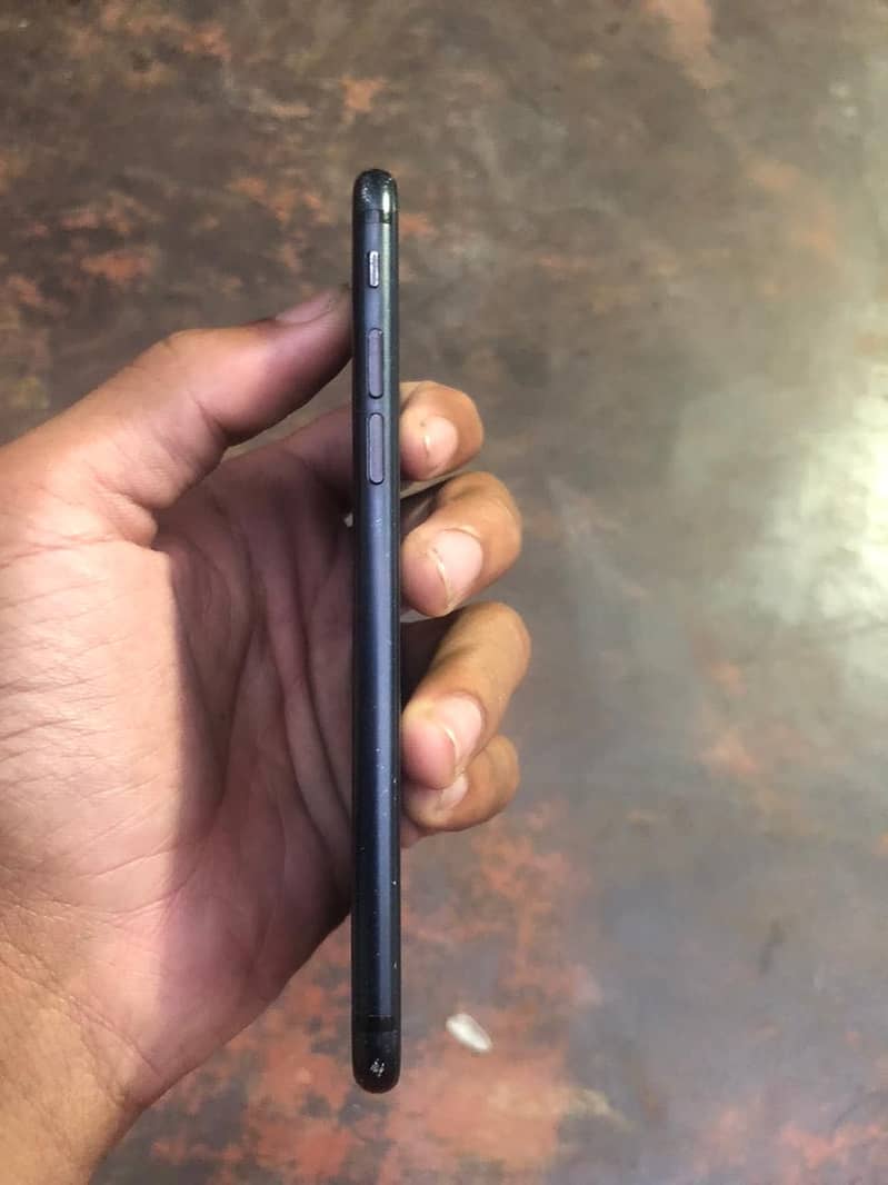Apple iPhone 7 1