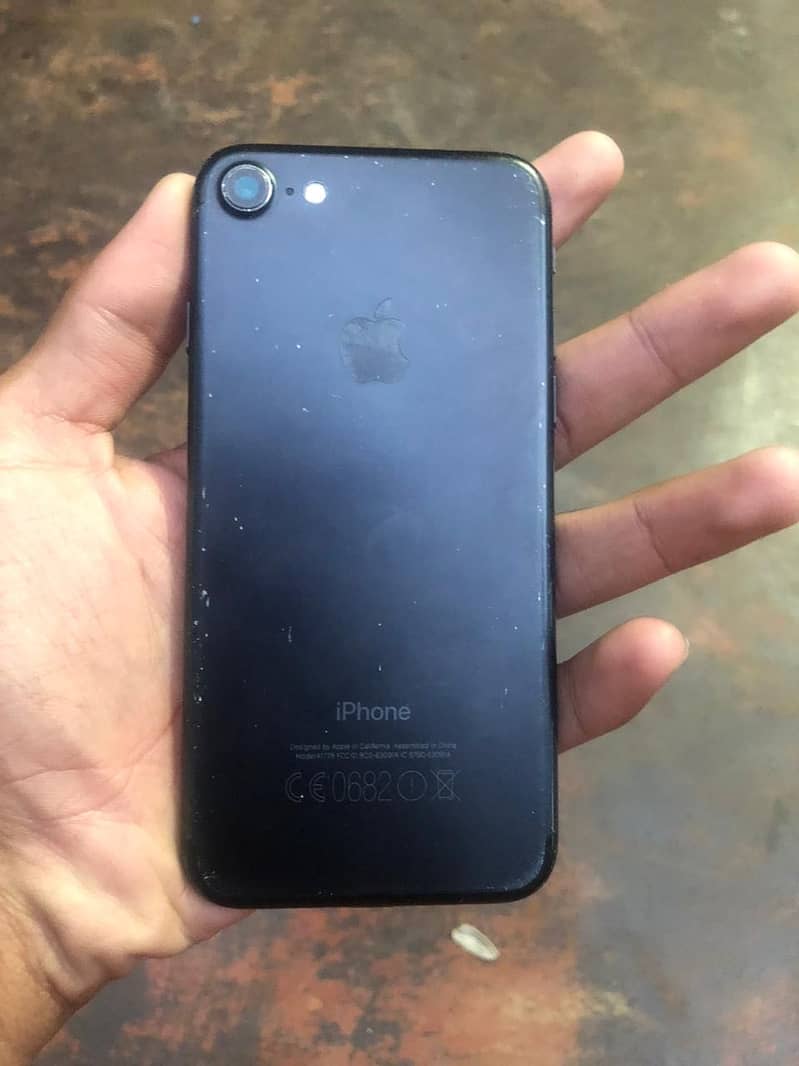 Apple iPhone 7 2
