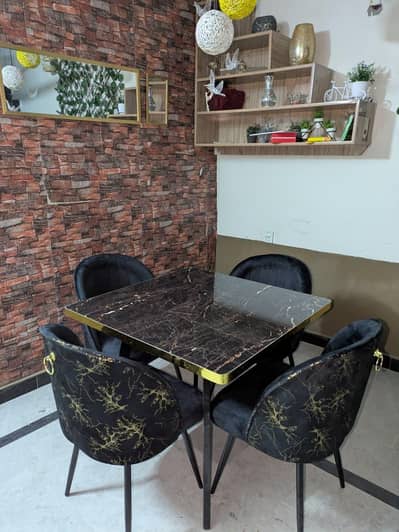 4-seater Dinning