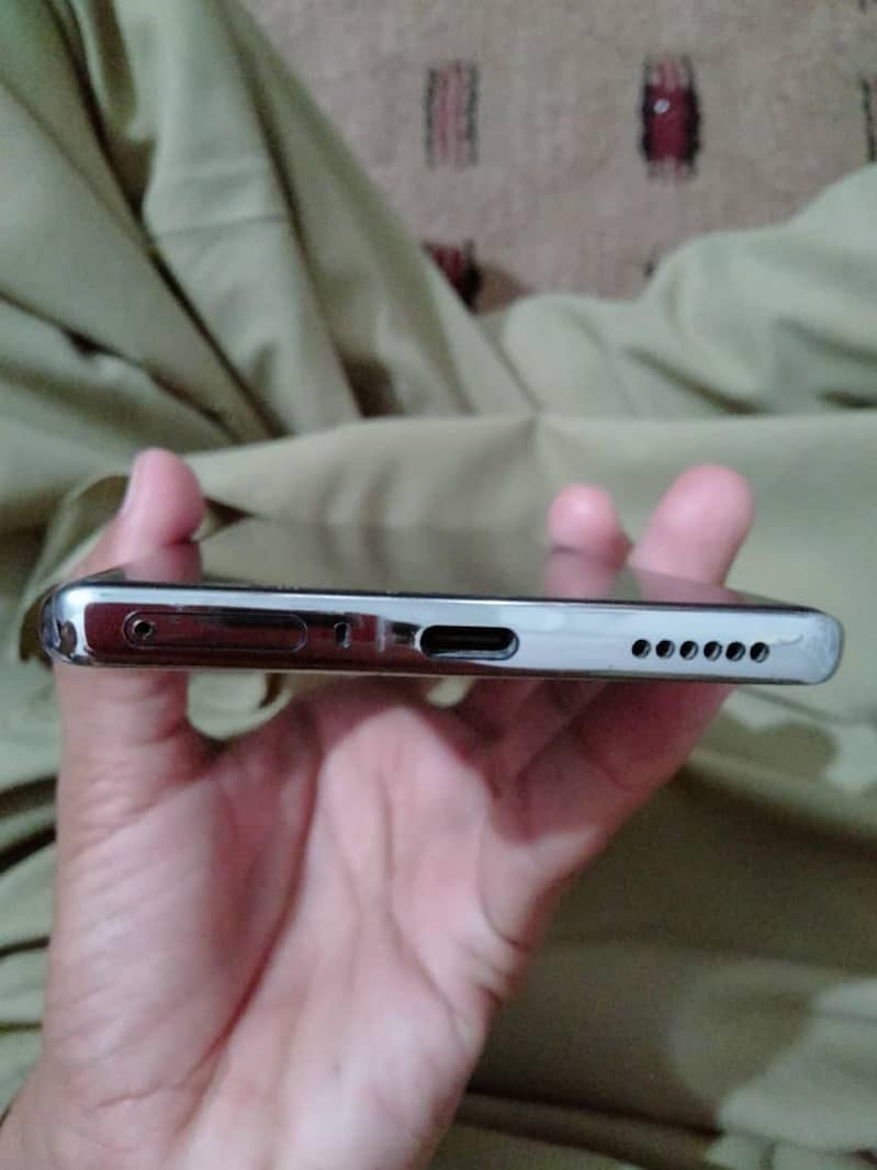 Tecno CAMON 40 Pro 0