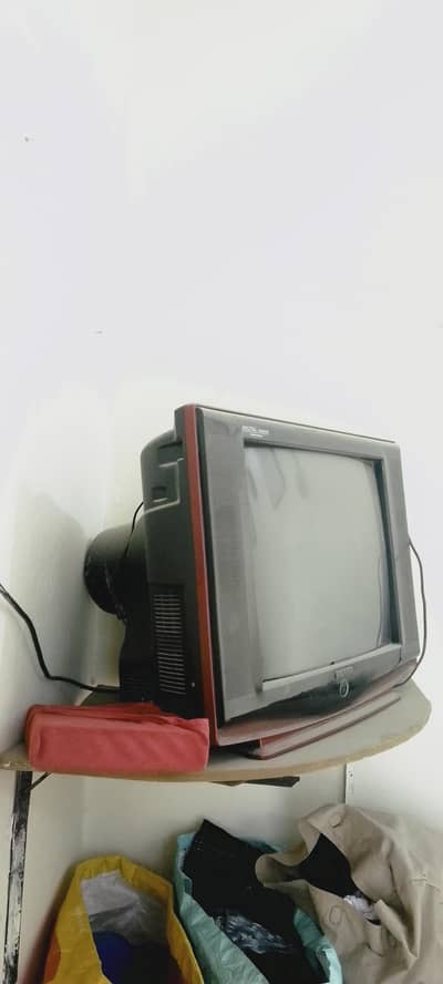 T V  silver digital Tv