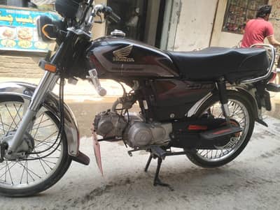 Honda CD 70 2025 model black color