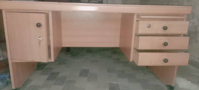 Wooden Study Table /Office Desk with Drawers and Lock(Good condition)