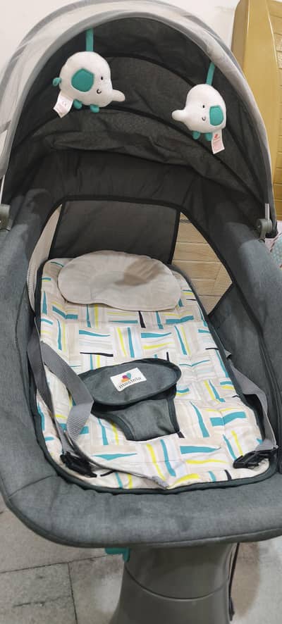 baby mastella only few month used 10/10 condition