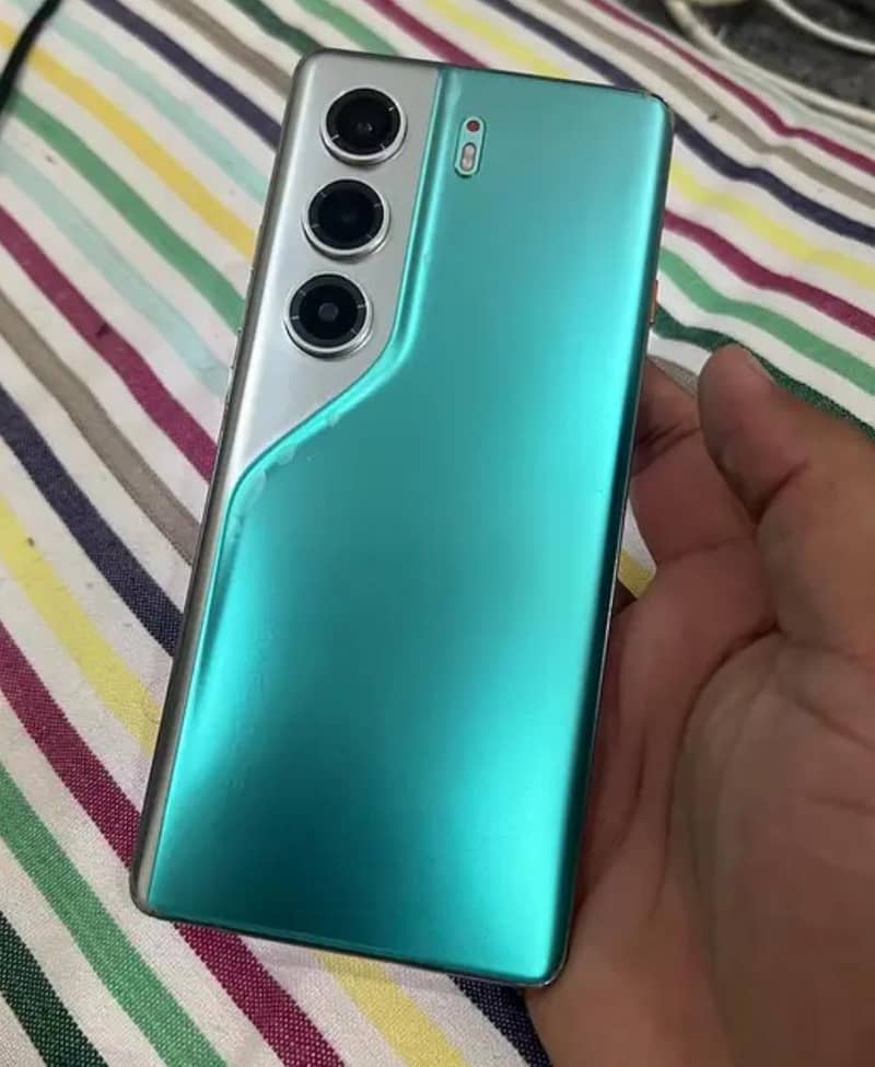 Tecno CAMON 40 Pro 2