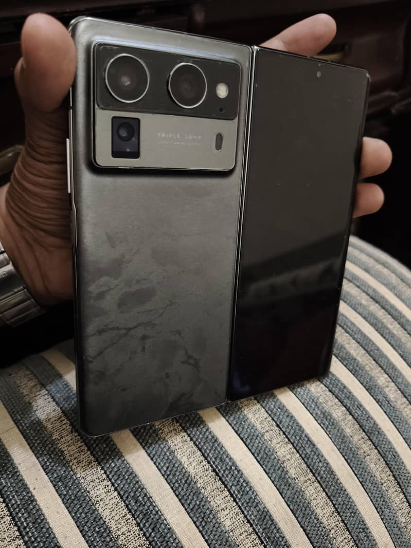 Tecno Phantom V Fold2 9