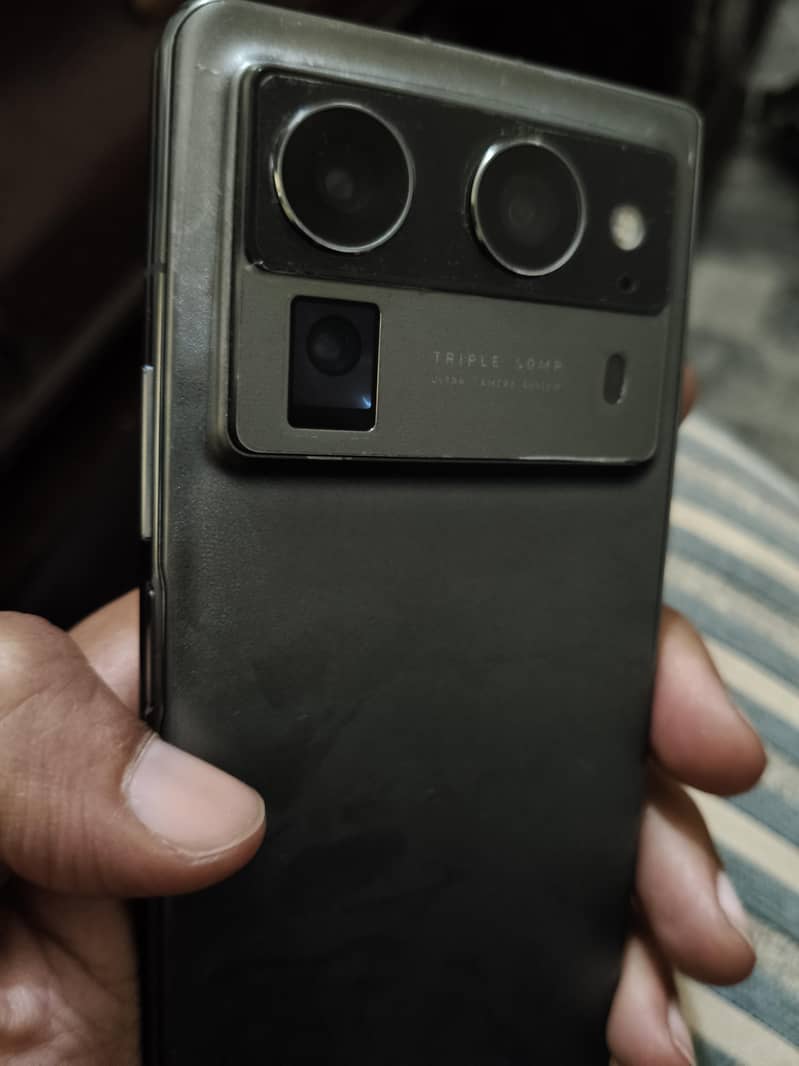 Tecno Phantom V Fold2 11