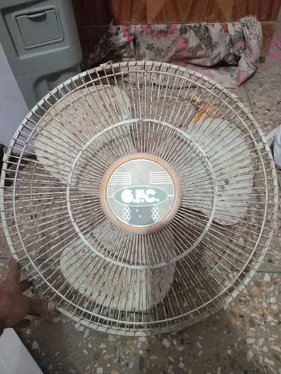 GFC Fan chalta hua hai motor bilkul set hai Cooper winding Mai hai