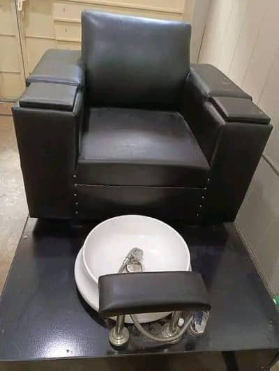 Pedicure Spa Sofa with Foot Wash Basin – Like New – Quick Sale