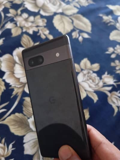 Google Pixel 7a 8/128 back par halka sa scratch ha