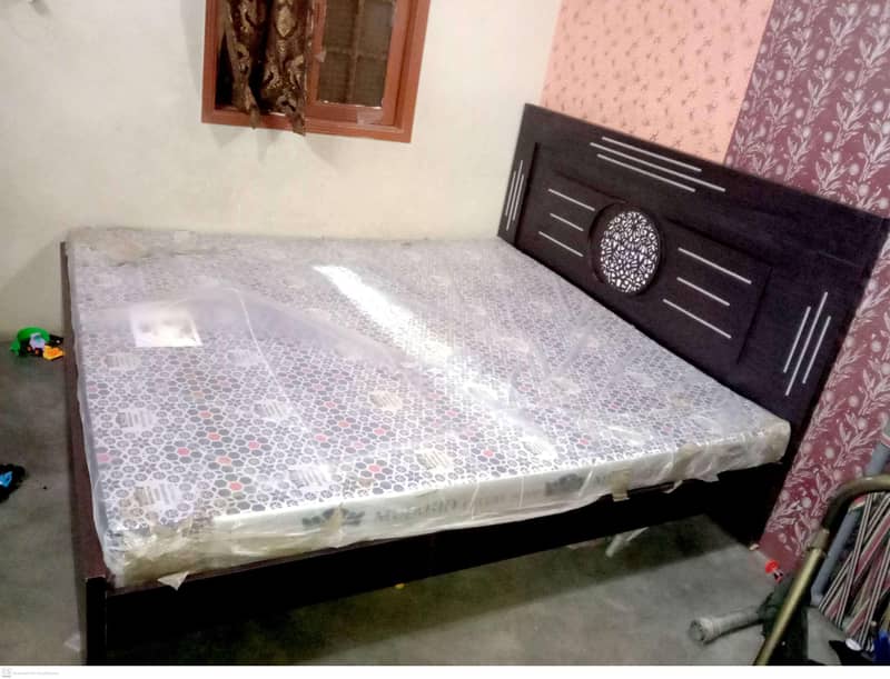 BED & Dining Table For Sell 5