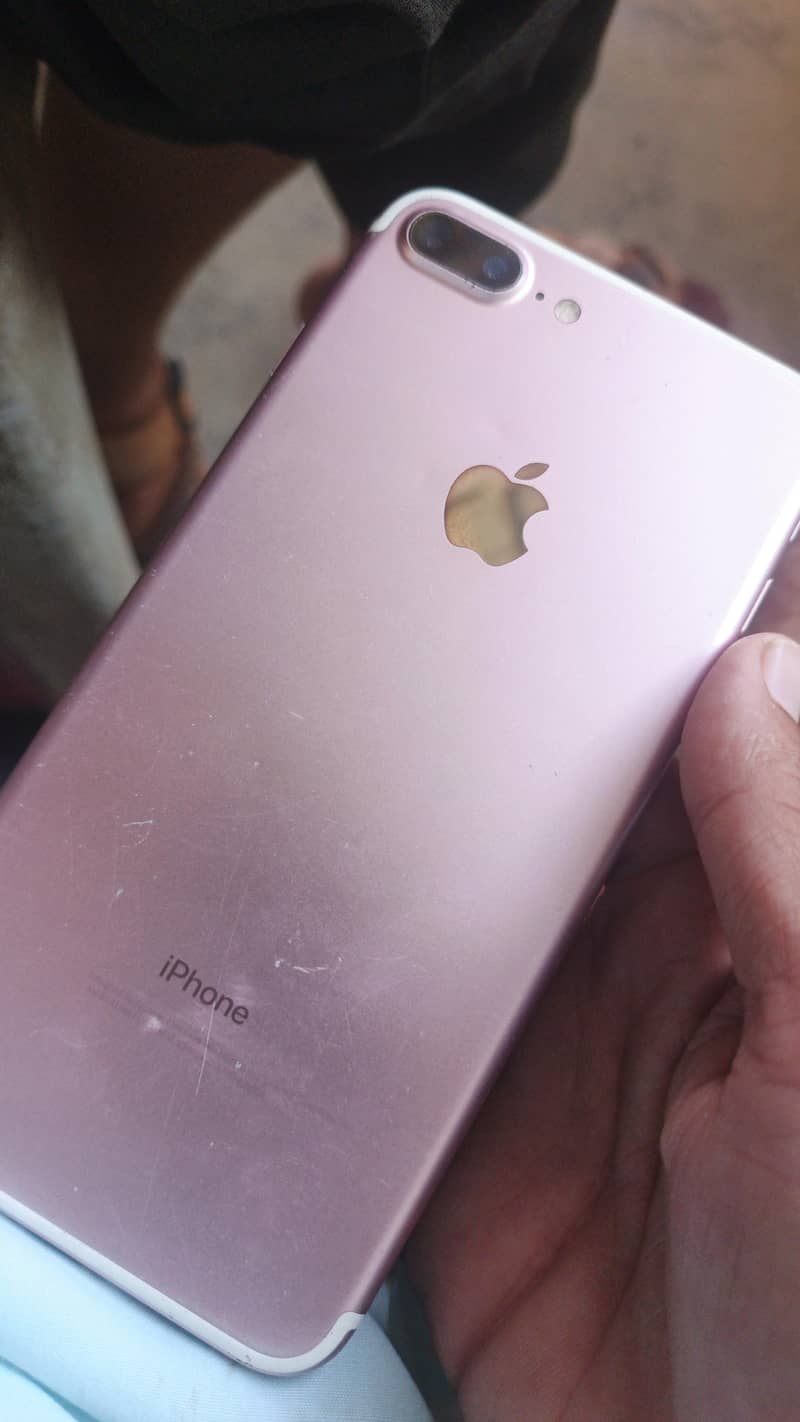 Apple iPhone 7 Plus 1