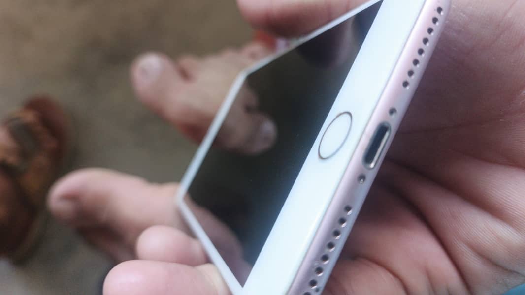 Apple iPhone 7 Plus 2