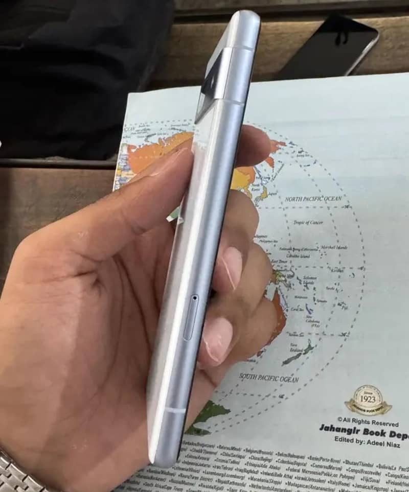 Google Pixel 7a 1