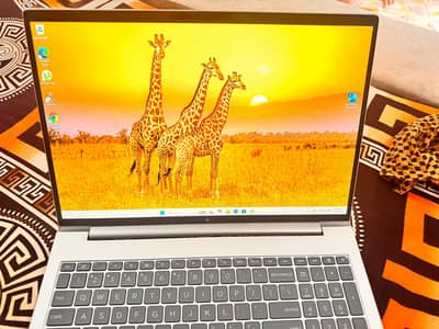 HP Elitebook 660 G11 ultra 7 - 16GB 512GB Touch - 96% Battery Health