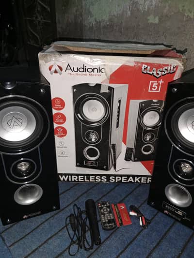 sound Bluetooth hi fi speaker.