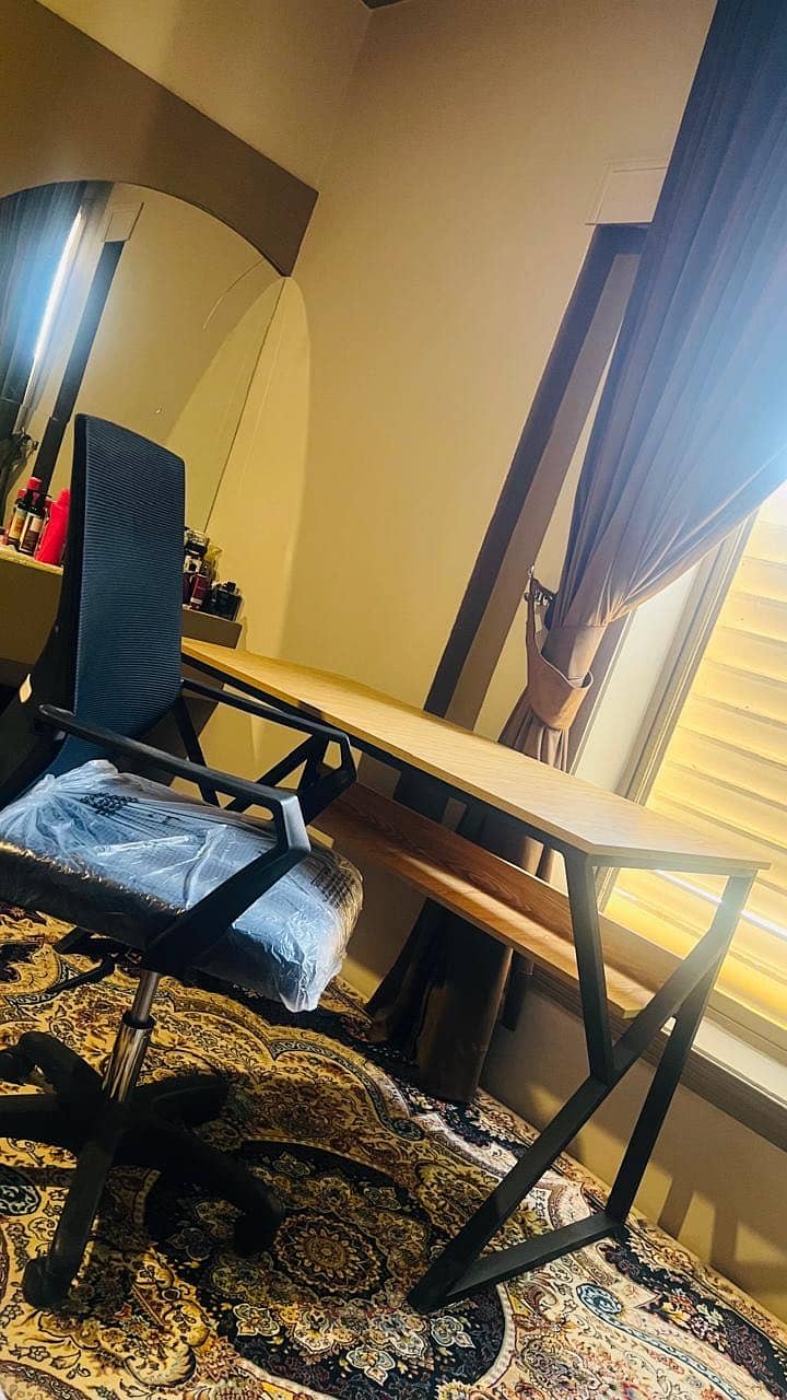 Study table with chair 0