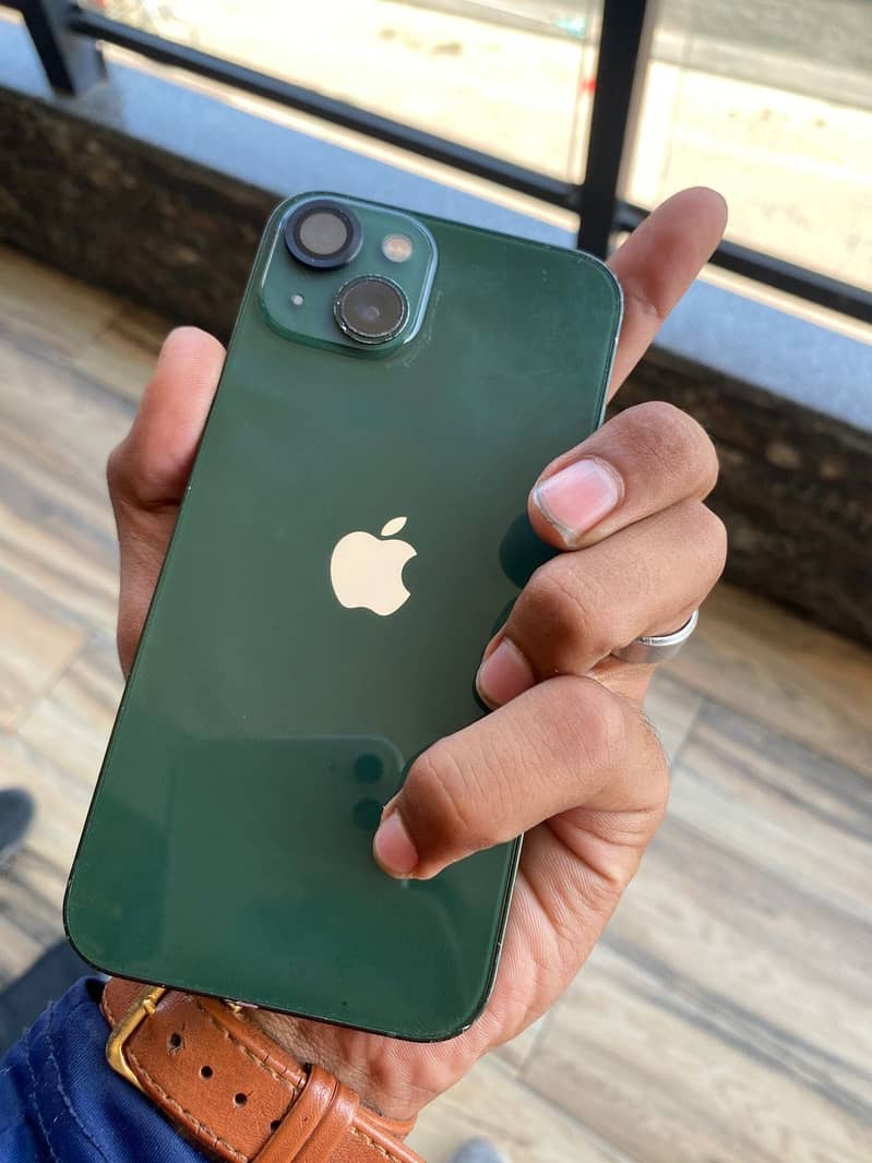 Apple iPhone 13 3