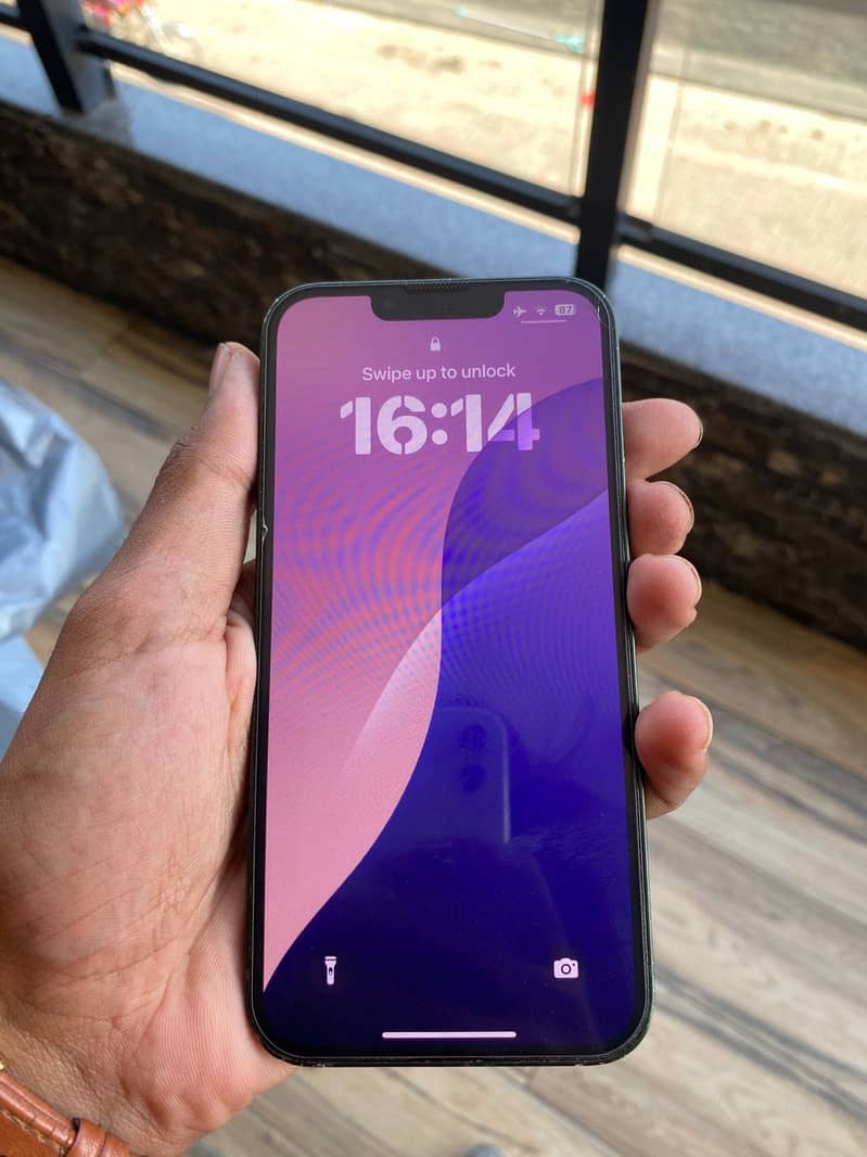 Apple iPhone 13 4