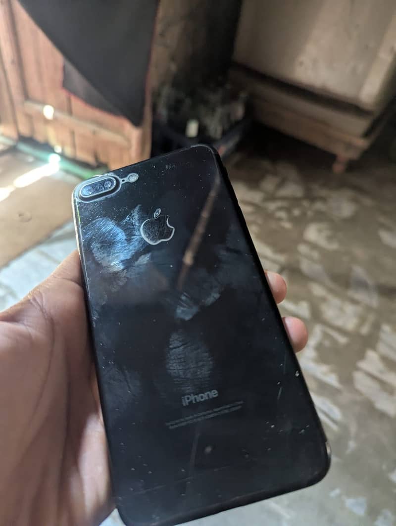 Apple iPhone 7 Plus 1