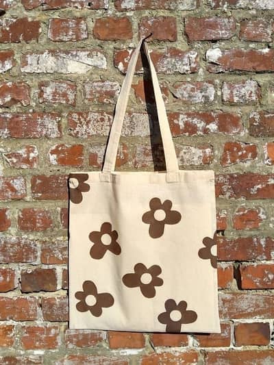 Stylish and trendy tote bag for women