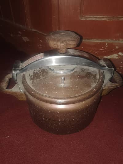 5 litre kukar acchi condition mein