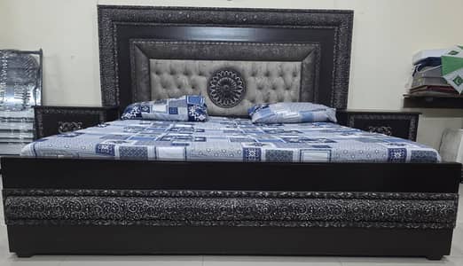 1 king Bed with 2 side table