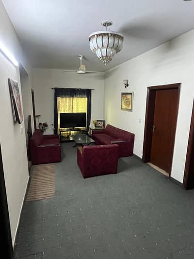 1 KANAL RESIDENTIAL PROPERTY 4 SALE IN 60 FT ROAD + HOT CORNER