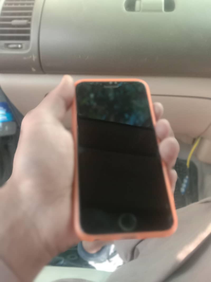 Apple iPhone 7 2