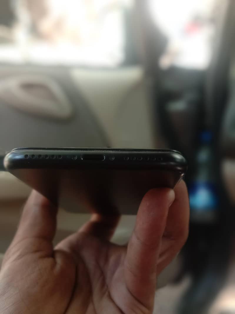 Apple iPhone 7 3